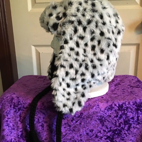 Faux fur hat - Picture 2 of 3